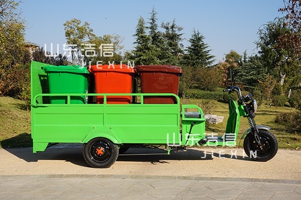 六桶保潔車(chē)特點(diǎn)